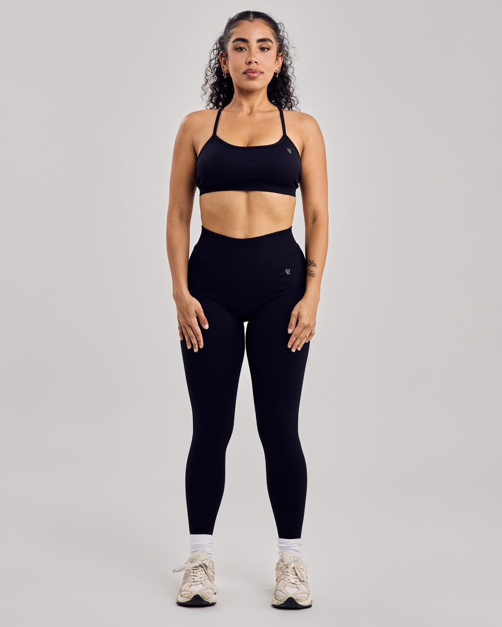 Enhance Seamless V Back Leggings — Jet Black