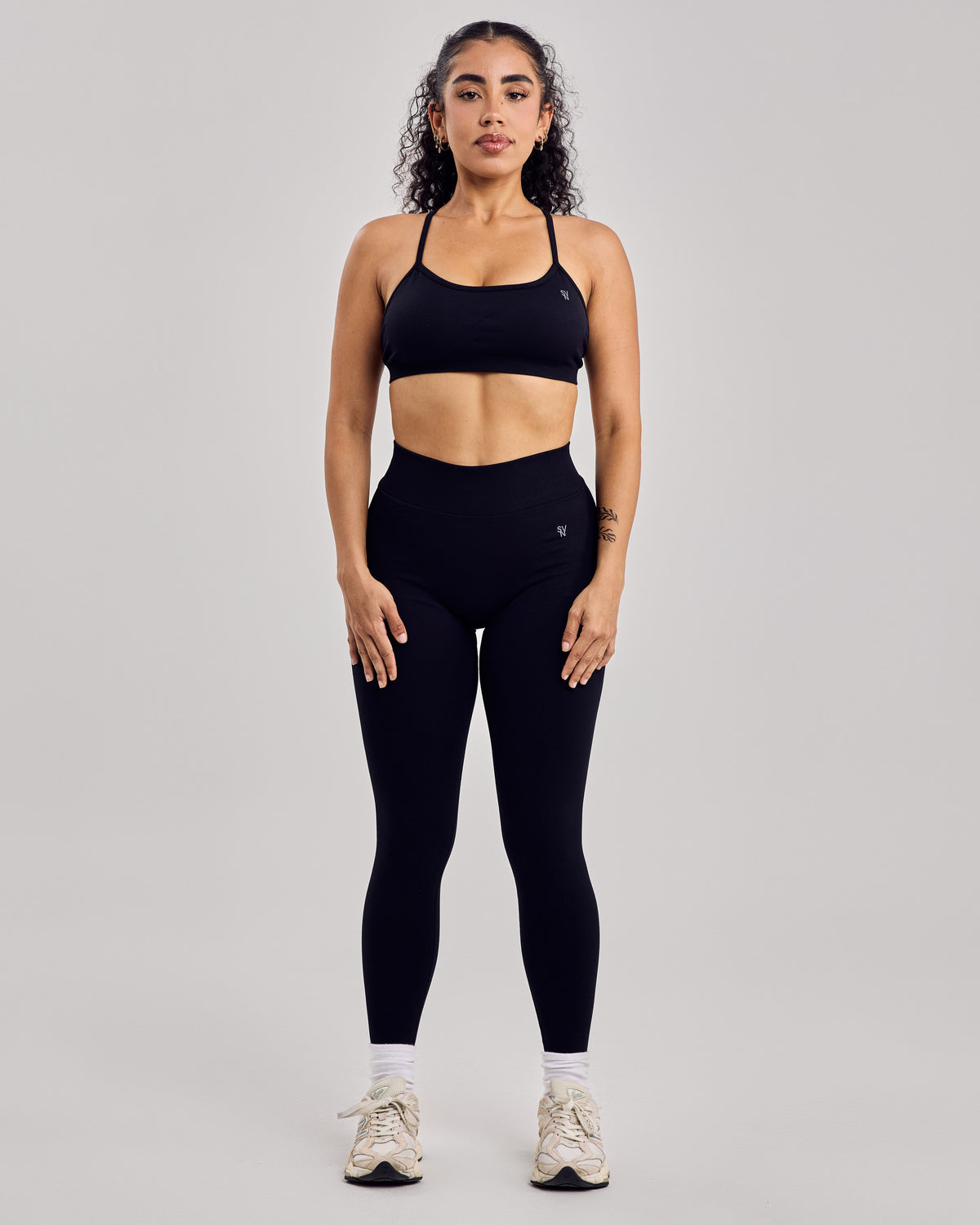Enhance Seamless V Back Leggings — Jet Black