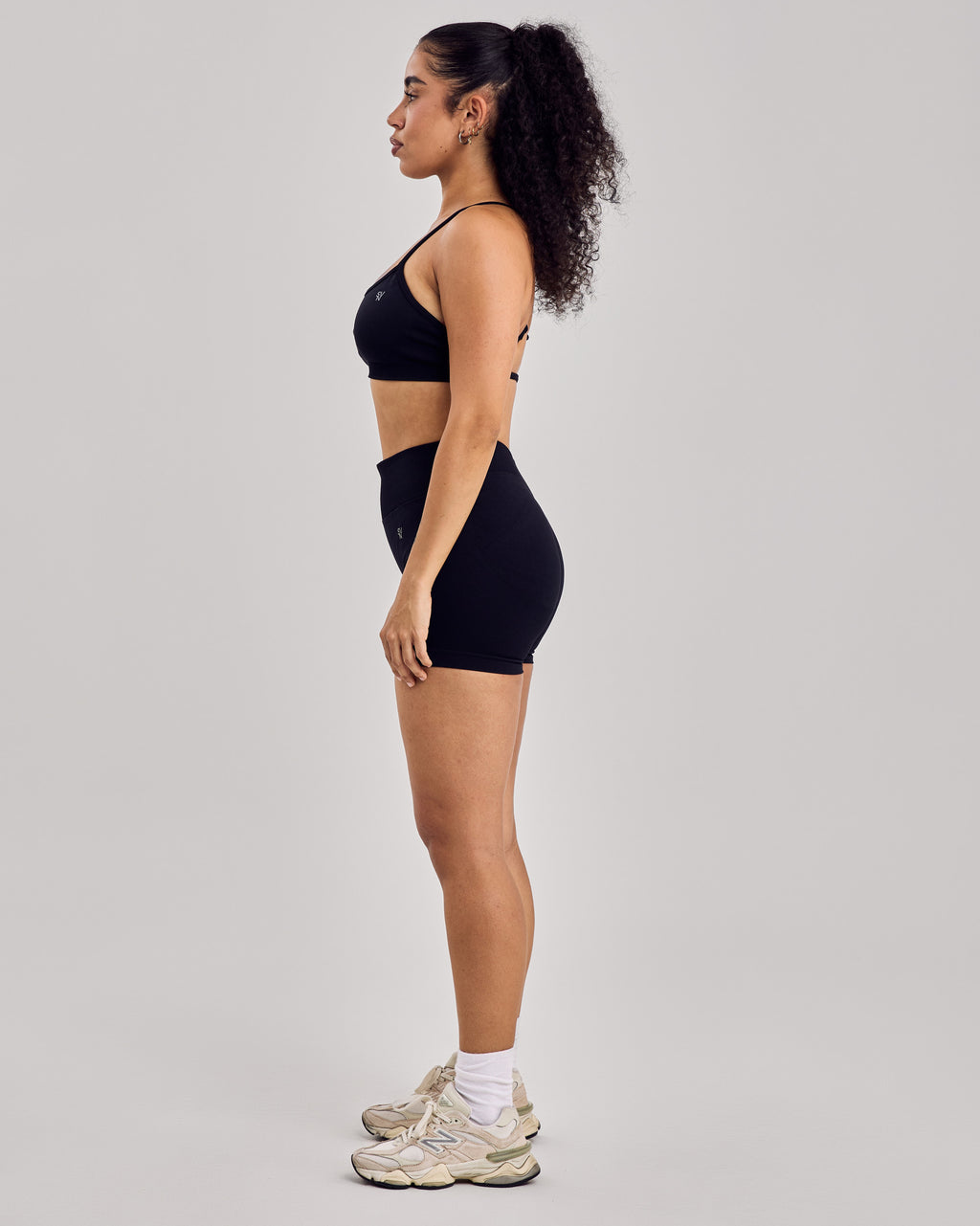 Enhance Seamless V Back Shorts — Jet Black