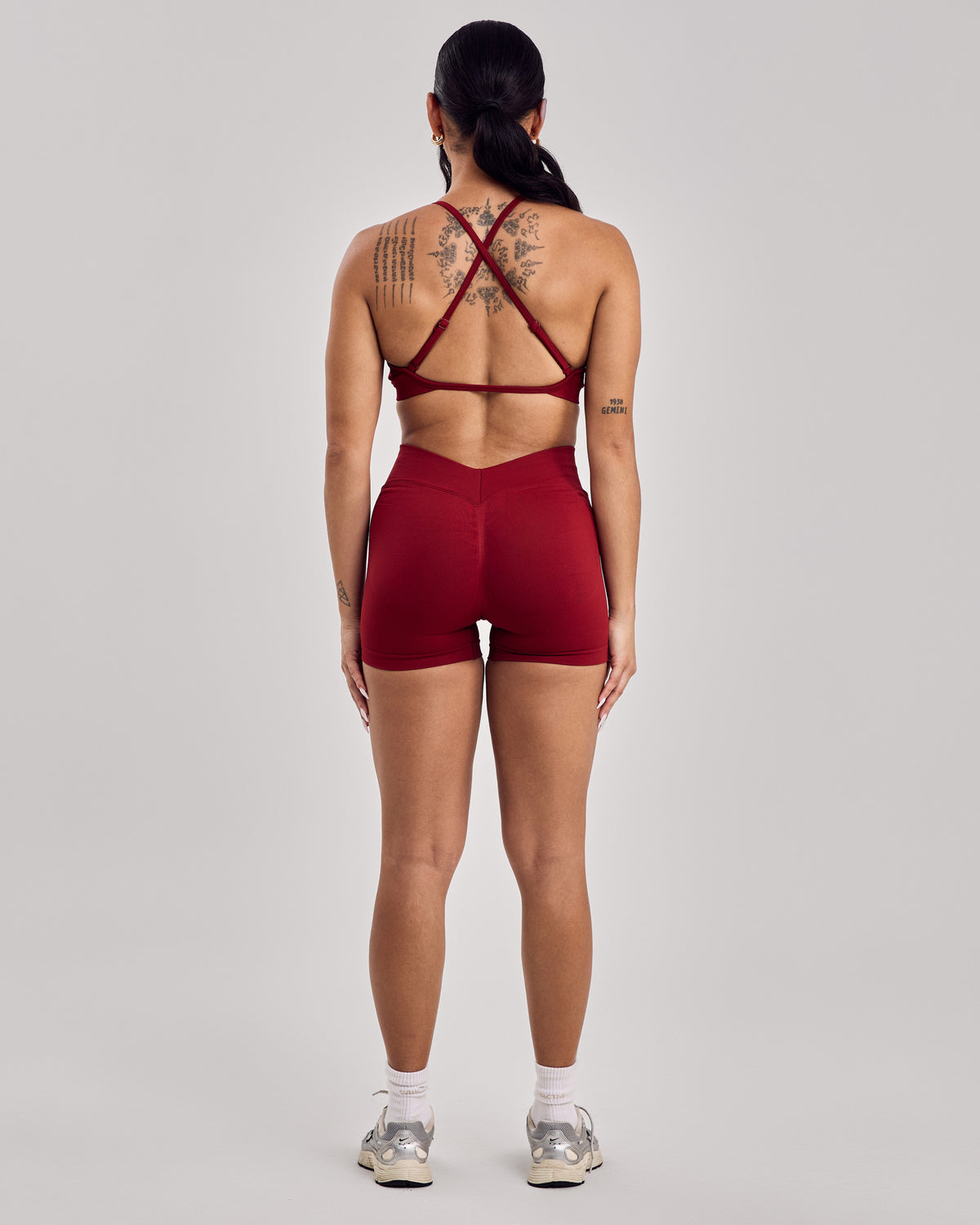Enhance Seamless V Back Shorts — Cherry Red