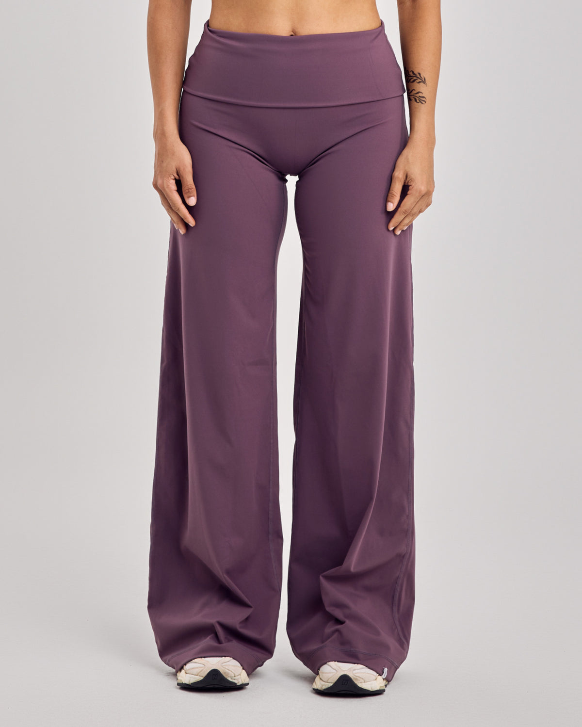 Nova Folded Pants — Violet Latte