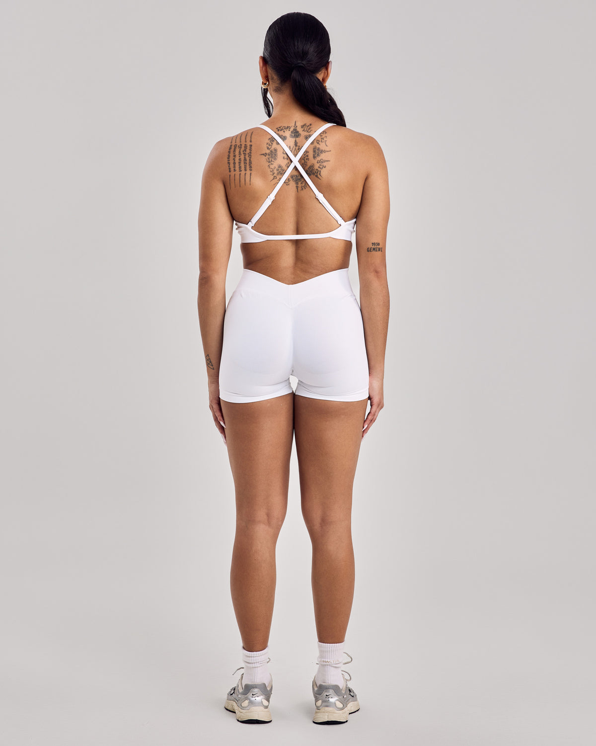 Enhance Seamless V Back Shorts — Off White