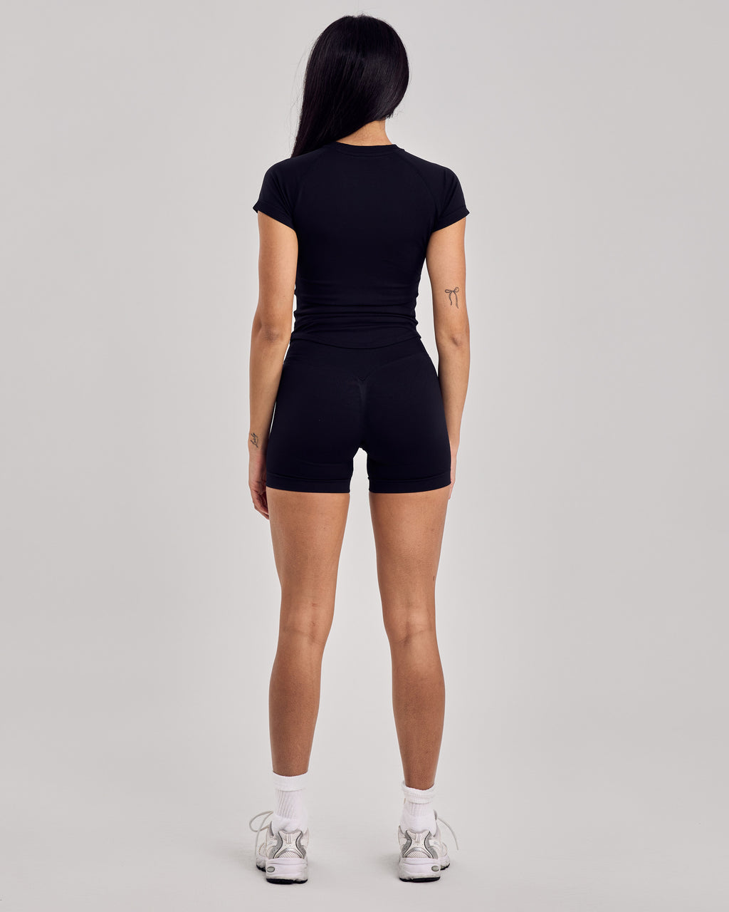 Fitted Seamless T-Shirt — Jet Black